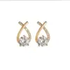 Brincos de Prata 925 com Agulha em Formato de Cruz e Zircônia para Mulheres, Estilo Novo, Pequenos, Design Exquisito e Versátil, Brincos Populares de Alta Qualidade