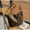 Bolsa de Mão Feminina Modelo Novo 2026 Atacado Bolsa Tote Monograma com Letras Estampadas Grande Capacidade Bolsa de Ombro