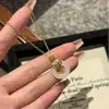 Nova Fivela de Segurança Colar com Caractere Fu para Mulheres Nicho Versátil Luxo Leve Toque de Alto Padrão Clavícula Presente Comemorativo