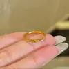 Anillo de Lujo Ligero Deslumbrante Hielo Triturado Cielo Estrellado para Mujer, Estilo Popular de Celebridad de Internet Anillo Hecho a Mano Martillado Onda de Agua para Dedo Índice