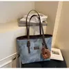 Bolsa de Ombro Grande da Moda 2026 Transfronteiriça para Mulheres, Bolsa Tote Casual Simples de Grande Capacidade para o Dia a Dia