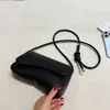 Bolsa Feminina 2026 Bolsa de Mão Simples Bolsa de Ombro Versátil Bolsa Quadrada Pequena Sensação de Luxo Bolsa de Ombro Única Bolsa de Mão Feminina Cor Sólida
