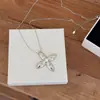 Colar Pingente Estrela Cruzada Estilo Coreano Ins para Mulheres, Corrente Clavicular de Luxo Leve de Alta Qualidade, Acessório de Pescoço com Design de Nicho