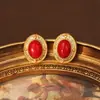 Brincos Estilo Palácio Vintage de Qingdao, Brincos Ovais Modernos e Versáteis, Luxo Leve, Brincos Femininos Exquisitos e de Alta Qualidade