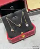 Alemania 2026 Modelo Más Vendido V Oro Versión de Alta Gama Estilo Cartier Platillo Volador Collar de Diamante Único Plata S925 Chapada en Oro de 18K Ajuste CNC