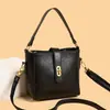 Elegante bolso de hombro vintage para mujer, nuevo bolso cruzado de moda para otoño e invierno 2026, bolso de mano tipo cubo a la moda