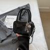 Bolsa Feminina de Design de Nicho High-end Sense Feminino 2024 Nova Moda Prata Pequena Bolsa Quadrada All-match Crossbody Bag