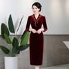 Qipao de Veludo Genuíno de Shenzhen Modelo Novo Elegante Vestido de Inverno para Sogra Vestido de Noiva para Mãe Vestido de Peça Única Atacado