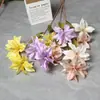 Flores Artificiais Lírios de Seda com 3 Cabeças Corredor de Casamento Decoração de Sala de Estar em Casa Flores Artificiais Adereços de Fotografia Fabricante Atacado