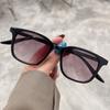 Chiai 2023 Óculos de Sol Personalidade Nova Caixa Moda Masculina Armação Pequena Fosca Óculos Tendência Feminina Óculos de Sol Duas Cores