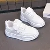 Sapatos Brancos para Primavera e Outono para Crianças Pequenas, Sapatos de Bebê, Tênis Infantis, Novo Modelo 2025 para Meninos, Sapatos Casuais Antiderrapantes para Meninas, Sola Macia