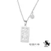 Moda INS nuevo collar para mujer colgante cuadrado tallado cadena para la clavícula chapado en acero inoxidable collar de oro real venta al por mayor