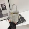 Bolsas de Mano de Diseño de Nicho de Moda de Este Año para Mujeres 2026 Nuevo Bolso Cubo Versátil con Acabado de Alta Gama, Bolso de Hombro Cruzado de Moda