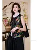 Coleção nova de 2026: roupas femininas modernas de estilo chinês, apresentando padrões étnicos, uma gola redonda retrô, coletes bordados e uma estética de luxo leve e de alta qualidade.