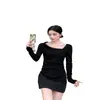 Procesamiento OEM, diseño irregular, camiseta base de punto de manga larga suave y acogedora para mujer, top interior adelgazante para primavera y otoño