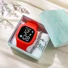 Reloj de fiesta para estudiantes, estilo frío, estilo Ins, estilo nicho universitario, azul Klein, estilo popular en línea, reloj atractivo.