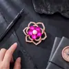 Broche Retro de Moda, Broche de Flor Hueca Cortada con Diamantes de Alta Gama, Accesorios Elegantes para Traje de Dama