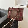 Bolsa Xadrez bolsa tote para o dia a dia para mulheres 2023 Nova Moda bolsa de ombro popular este ano bolsa de mão de lã