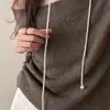 Colar Longo de Pérolas de Luxo Leve de Alta Qualidade para Mulheres 2025 Novo Estilo Suave Estilo de Nicho Corrente Longa em Camadas para Suéter Joias