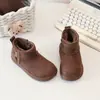Botas de Neve para Meninas 2026 Outono/Inverno Novas Botas Curtas de Princesa para Crianças Sapatos de Algodão Moda Menina Plus Veludo Quente Botas Grandes de Algodão