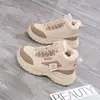 Sapatos de Algodão Quentes Engrossados com Veludo Feminino 2026 Novo Estilo de Inverno Solado Grosso Aumento de Altura Antiderrapante Casual Sapatos de Pai Q3303