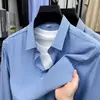 Nueva Camisa de Manga Larga a Rayas para Hombre de Primavera y Otoño, Camisa de Negocios para el Trabajo Antiarrugas Sin Planchar con Bolsillos, Chaqueta Delgada Casual