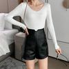 Shorts de Couro Versáteis para Mulheres 2025 Novo Outono e Inverno Cintura Alta Emagrecedor Couro PU Casual Calça Evasê Moda Wide-Leg e Confortável