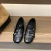 Sapatos de Couro Estilo Britânico Preto com Aumento Oculto de Altura e Forro de Pelúcia para Mulheres, Mocassins Estilo Francês para Combinar com Saias, Outono/Inverno 2025