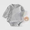 Mameluco de bebé con amarre lateral y costuras sin costuras, enterizo de temporada para el hogar que protege la barriga del recién nacido, ropa para recién nacidos
