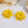 Brincos de Tarraxa Coloridos e Frescos em Spray com Estilo Versátil para Festas, Brincos Florais de Três Camadas com Estames Dourados