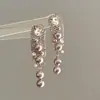 Brincos de Pérola com Franja Quadrada Cravejados de Diamantes e Tachas Prateadas, Brincos Elegantes Vintage, Brincos de Luxo Leve de Alta Qualidade com um Design Único