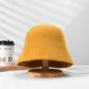 Gorra de Pana para Mujer, Nuevo Estilo Otoño e Invierno, Sombrero de Pescador Liso, Estilo Coreano, Hace que la Cara se Vea Más Pequeña, Sombrero Cloche Versátil Retro de Invierno