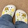 Un Juego Completo de Accesorios de Zuecos de Alta Gama con Decoraciones Desmontables de Gatitos para Niñas, Lujo Ligero DIY