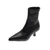 Botas justas de salto fino bico fino para emagrecer botas de couro saltos moda europeia e americana botas curtas saia de comprimento médio da moda marrom