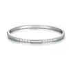 Moda Europea y Americana de Moda Joyería de Moda Personalizada: Pulsera de Acero Inoxidable con Concha Blanca y Piedras Incrustadas, Simbolizando Riqueza y Elegancia para Mujeres