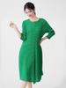 Vestido de Verão Feminino Estilo Miyake, Simples e Elegante, Cor Sólida, Moderno e Versátil, Gola Redonda, Caimento Solto, Valoriza a Silhueta e Emagrece, Vestido de Comprimento Médio