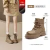 Aogushi Deng Marrom Dr. Botas Martens Femininas 2026 Nova Coleção Outono/Inverno Cadarço Estilo Britânico Retro Solado Grosso Motocicleta Botas Amarelas Grandes