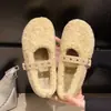 Zapatos de mujer estilo coreano de moda con hebilla de una sola tira, nuevo modelo 2025 para uso en exteriores, invierno y otoño, zapatos bajos de algodón Mary Jane con felpa
