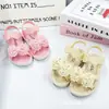 Nuevas Sandalias de Verano para Niñas Mayores, Estudiantes, Niñas Pequeñas, Bebés con Suelas Suaves, Sandalias Infantiles al por Mayor Transfronterizo del Fabricante