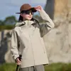 Chaquetas para Hombres y Mujeres, Ropa de Montañismo para Todo Clima, Altamente Transparentes y Translúcidas, la Misma Chaqueta Impermeable para Exteriores para Hombre