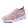Novos tênis casuais rasos, de cano baixo, leves, respiráveis, slip-on, bico redondo, qualidade de exportação, tamanhos grandes, feitos de Flyknit