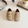 Sapatos Casuais de Couro com Velcro Estilo Coreano para Meninas 2026 Nova Coleção Primavera Solado Macio Versátil Estilo Birkenstock Sapatos Individuais para Crianças Bebês