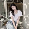 Camiseta holgada de estilo perezoso para mujer, con escote en V y hombros descubiertos, blanca, de manga corta, con cuello ancho, adelgazante, cómoda y de uso interior.