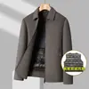 Ropa para hombres de mediana edad y mayores, nuevo estilo otoño e invierno 2026, abrigo de lana con solapa y cremallera, chaqueta de lana de doble cara para hombre