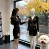 Vestido de tricô com gola estilo Hepburn para mulheres, novo outono e inverno, manga longa, acinturado, modelador, elegante, vestido tubinho preto patchwork