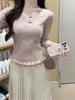Camiseta base de punto de encaje con cuello en V y lazo estilo Miu para mujer, principios de otoño 2026, prenda interior con suéter de borde festoneado, top de otoño