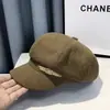 Chapéu octogonal fofo estilo japonês com orelhas de gato de desenho animado para mulheres, doce e versátil para primavera e outono, adequado para cabeças grandes, faz o rosto parecer menor