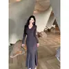 Vestido Tricô Suéter Gola V Elegante e Sexy Estilo Retro Coreano Hong Kong para Mulheres, Roupa de Primavera com Design Acinturado, Vestido Longo