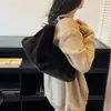 Bolsa de pelúcia da moda estilo coreano, nova coleção outono/inverno, bolsa tote casual e chique com uma vibe descontraída, perfeita para o uso diário