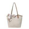 Bolsa de Braço com Lenço de Seda da Moda Feminina 2025 Nova Bolsa Tote Retrô de Grande Capacidade Bolsa Simples Texturizada para o Dia a Dia